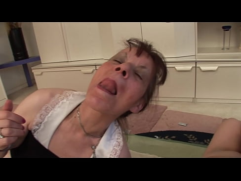 ❤️ બે દાદી અને એક દાદા પાસે થ્રીસમ છે ☑ gu.xxxhdporn.ru પર